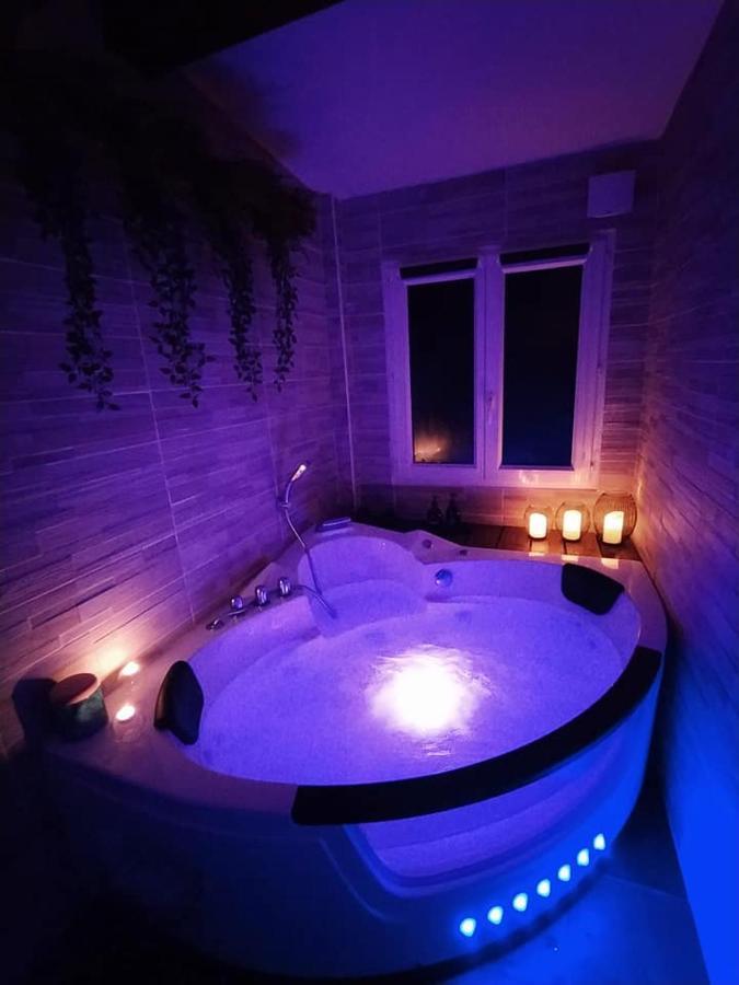 A L'Oree Des Pins - Gite Et Spa De 30 M2- Home Cinema Et Massage En Sup Кюж-ле-Пен Экстерьер фото