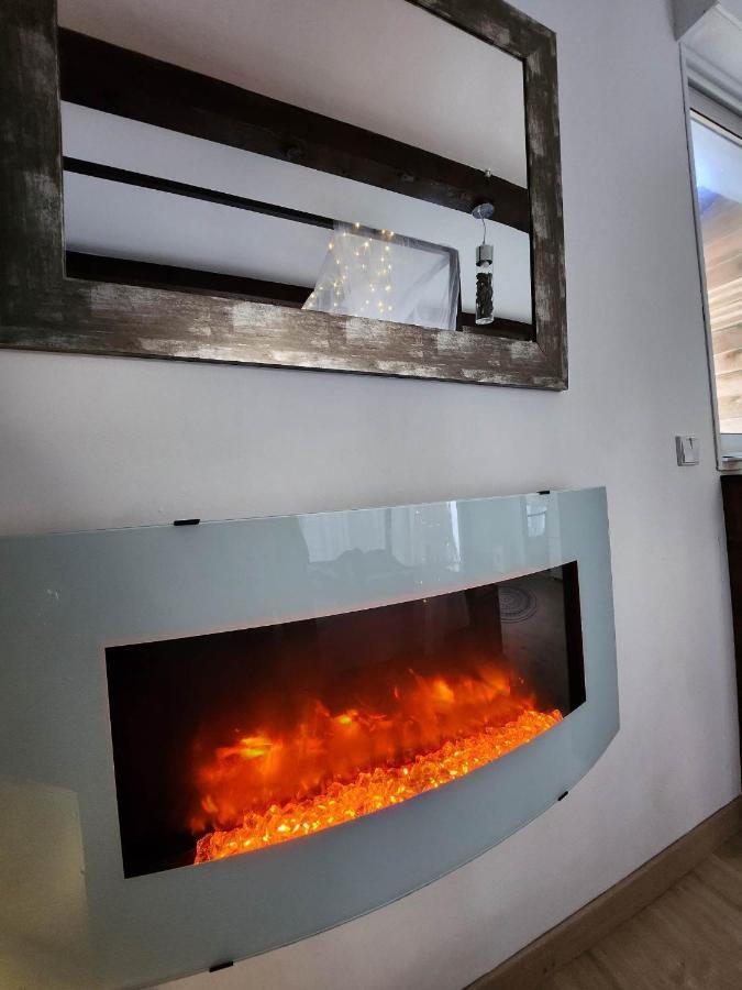 A L'Oree Des Pins - Gite Et Spa De 30 M2- Home Cinema Et Massage En Sup Кюж-ле-Пен Экстерьер фото